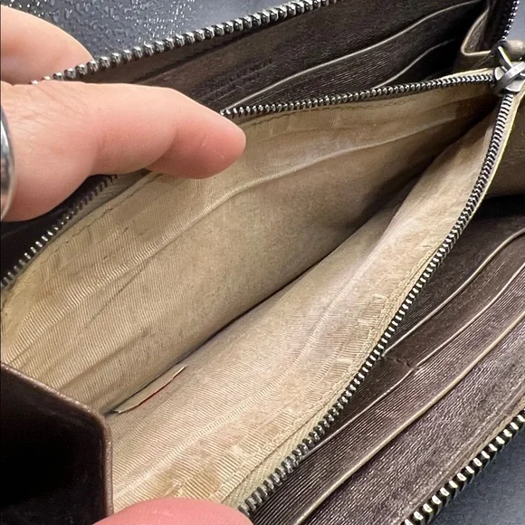 Authentic Bottega Veneta
Intrecciato Metallic Zippy Wallet

Dust Bag included - Picture 14 of 14